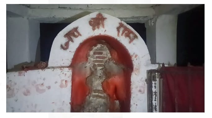 500 year old Hanuman statue broken in Mahoba in the greed of money