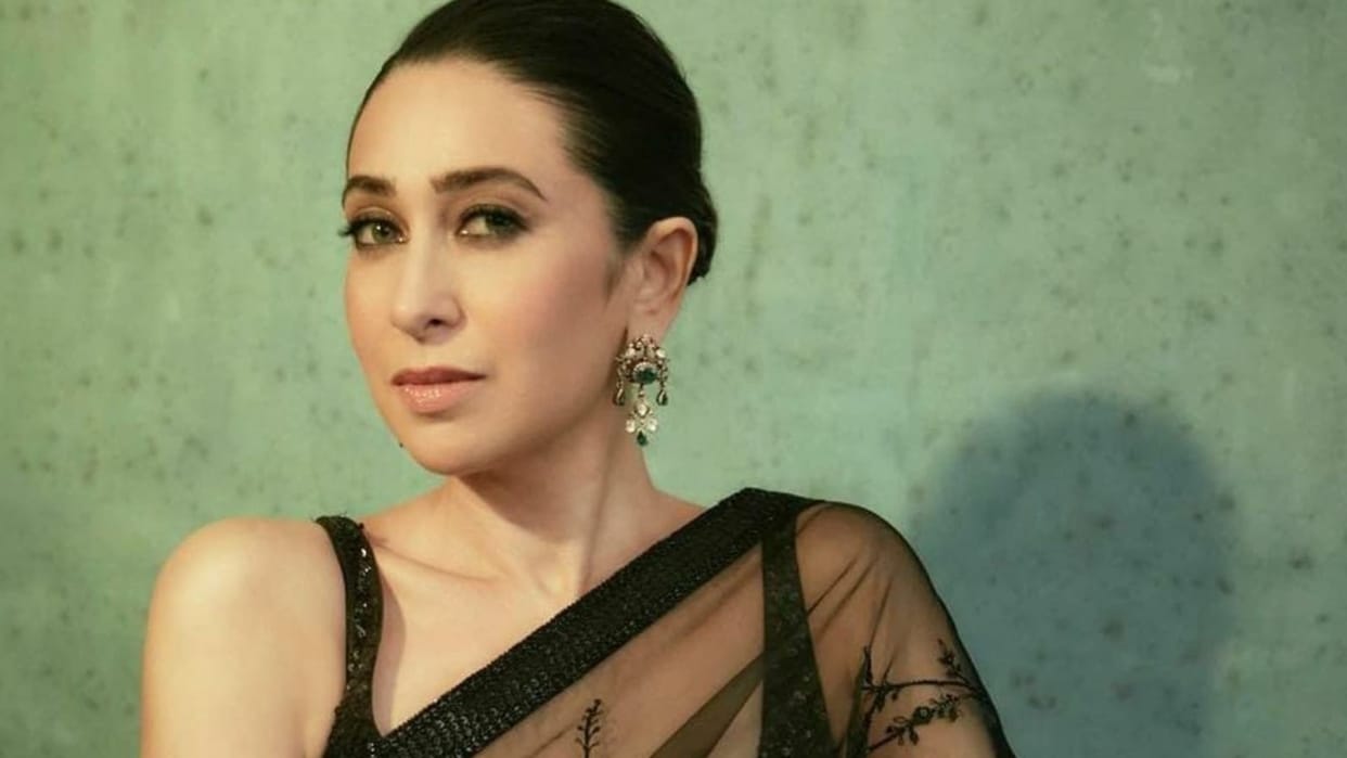 Karisma Kapoor Dance Video in Wedding Party Viral on Social Media See Her
