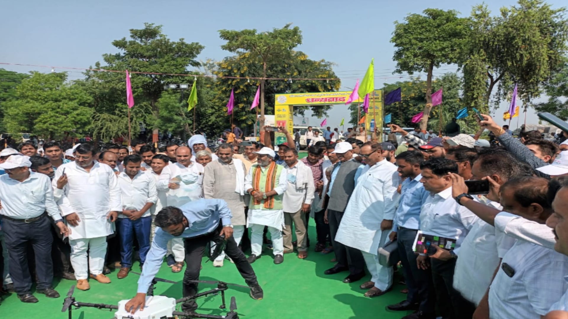 Meerut: Crowds gathered to see two million dogs and ten crore buffaloes at the farmers' fair