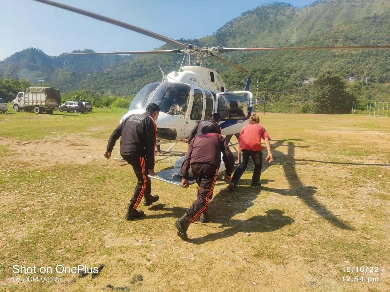 Kedarnath helicopter crash: Body of pilot killed in accident found Uttarakhand news in hindi