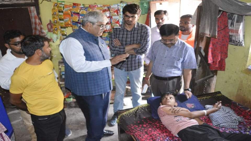 Diarrhea spread due to contaminated water more than 25 people sick in firozabad