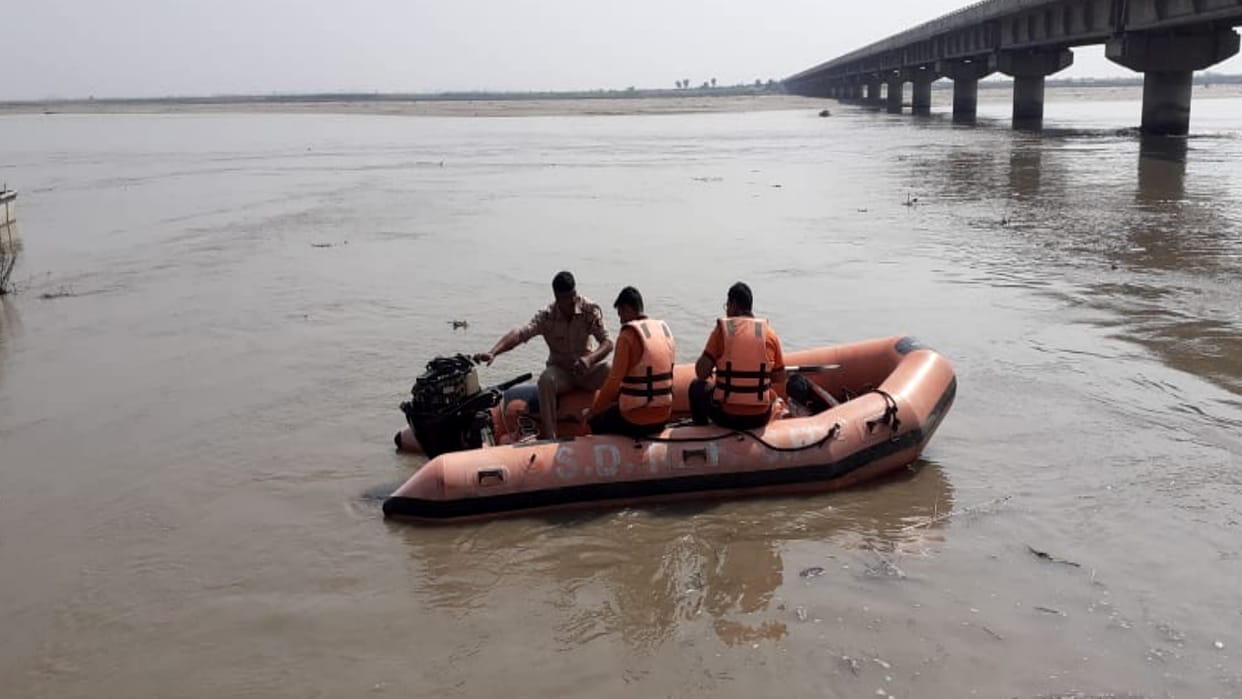UP: Dead body of teacher has found after thirty hours family has socked