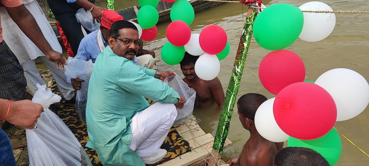 Four lakh fish seeds were put in Rohin