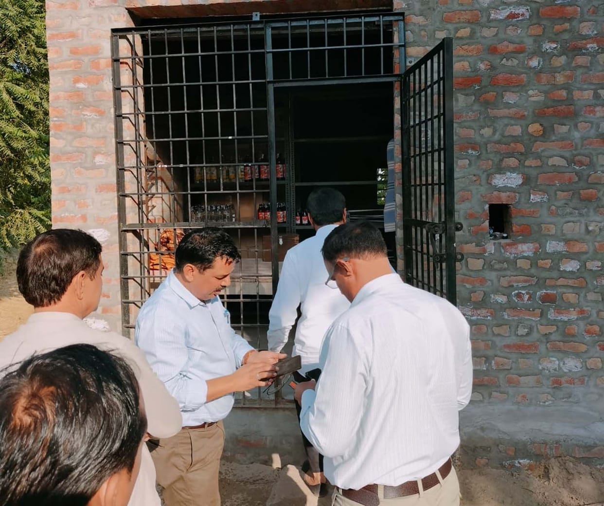 CM Flying Squad raided illegal liquor shop in village Surtia