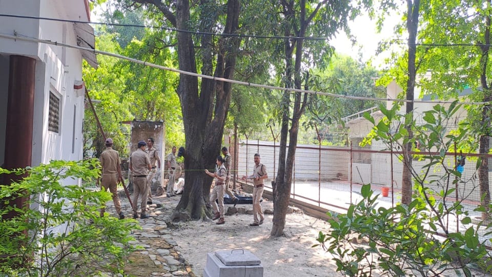 Rishikesh Crime News: Monk murder in boundary wall dispute Photos