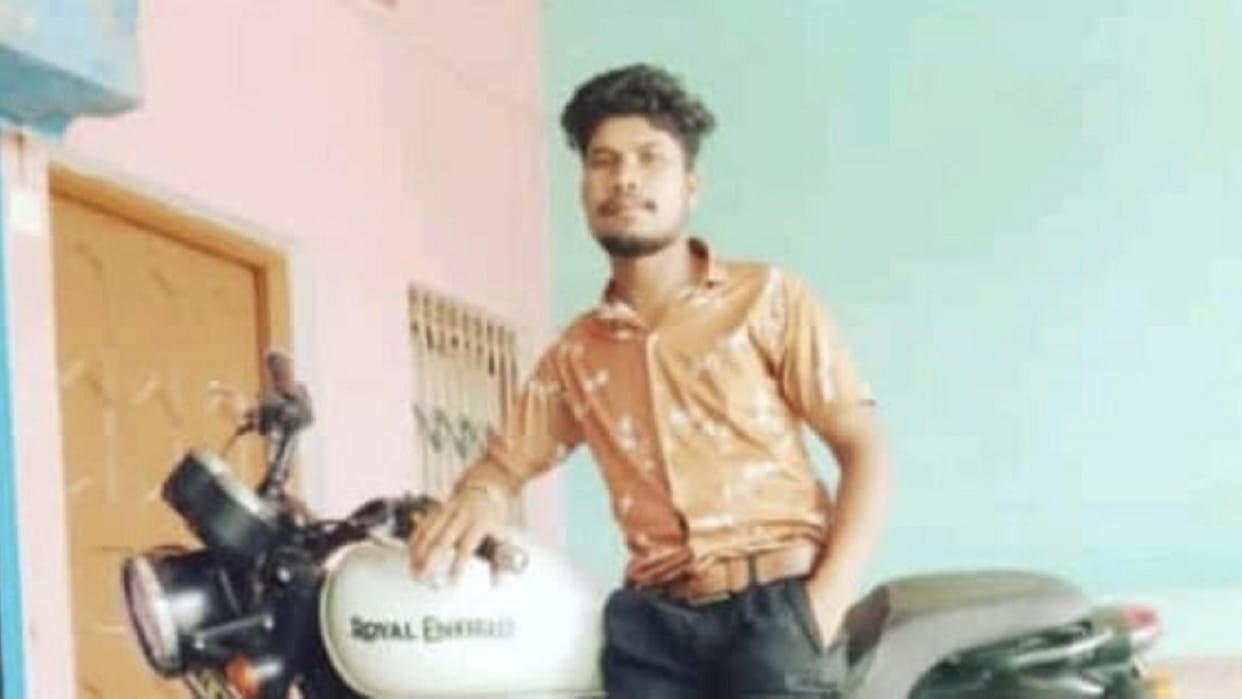 chhattisgarh young man dies due to pickup collision in korba