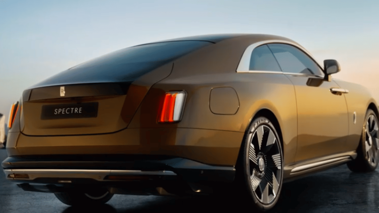 Rolls-Royce introduced the first electric car spectre, know about range and features