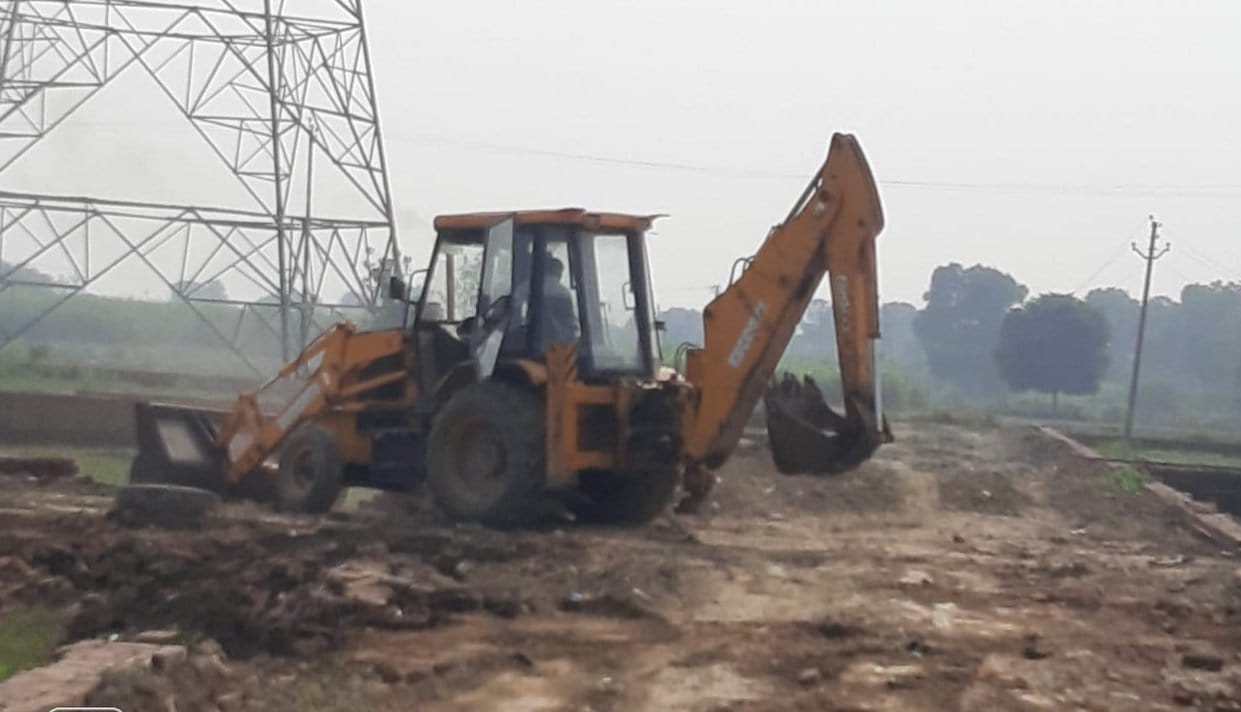 Authority's bulldozer ran in illegal colony