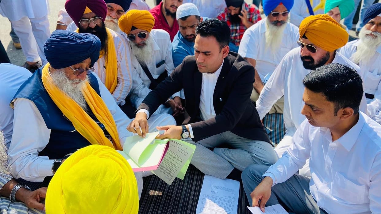 mp Simranjit sing Mann stopped at kathua lakhanpur from entering jammu kashmir thirdday