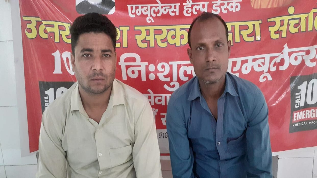 Uproar over breaking of visor of house on the way by truck in Amroha