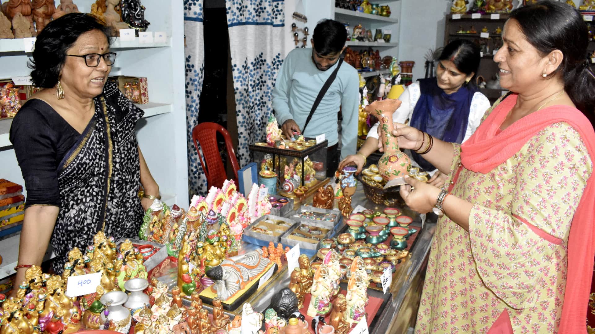 Diwali festival terracotta attracting people in Gorakhpur