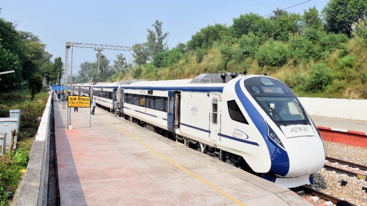Indian Railways: 278 Vande Bharat trains will be on track by 2025