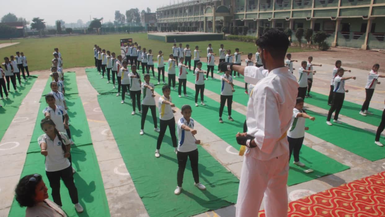 Amar Ujala Aparajita: girls were taught self-defense tricks at Gateway International Public School in Baghpat