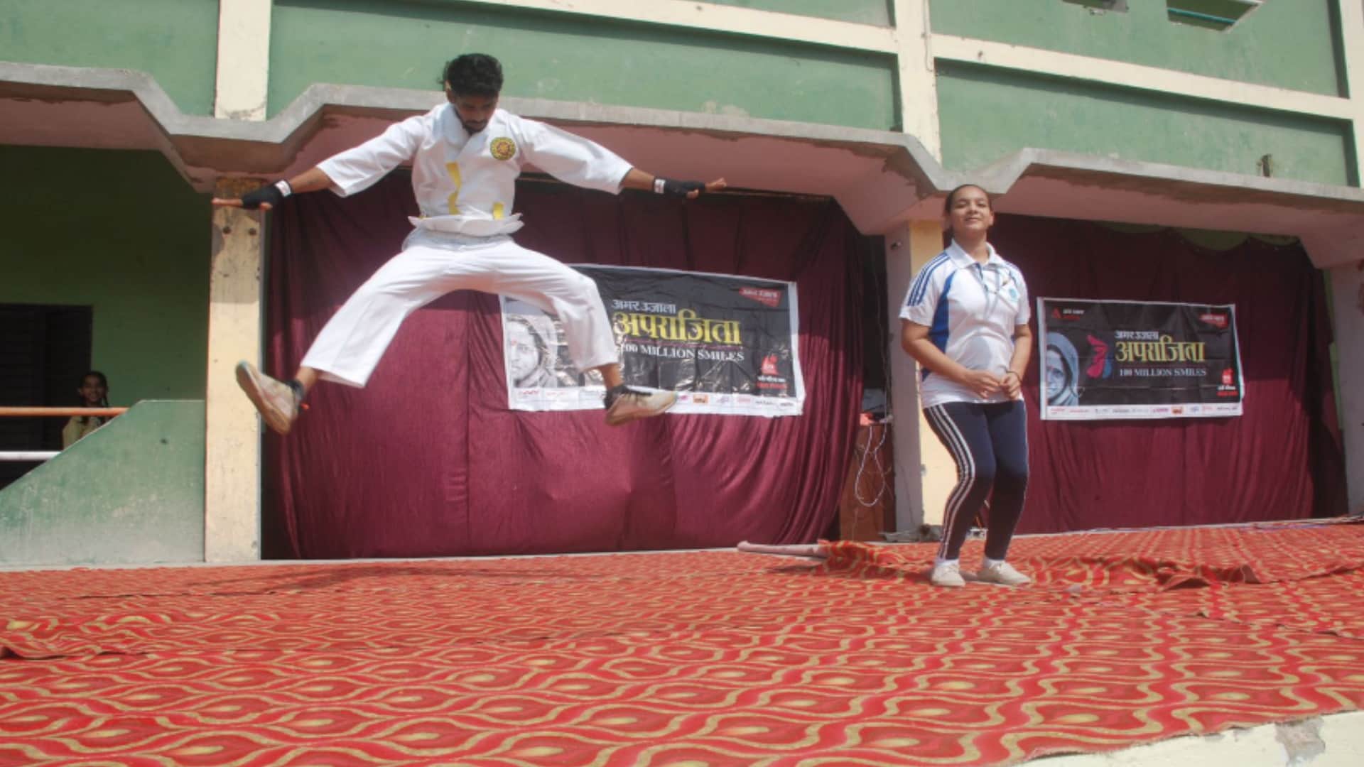 Amar Ujala Aparajita: girls were taught self-defense tricks at Gateway International Public School in Baghpat