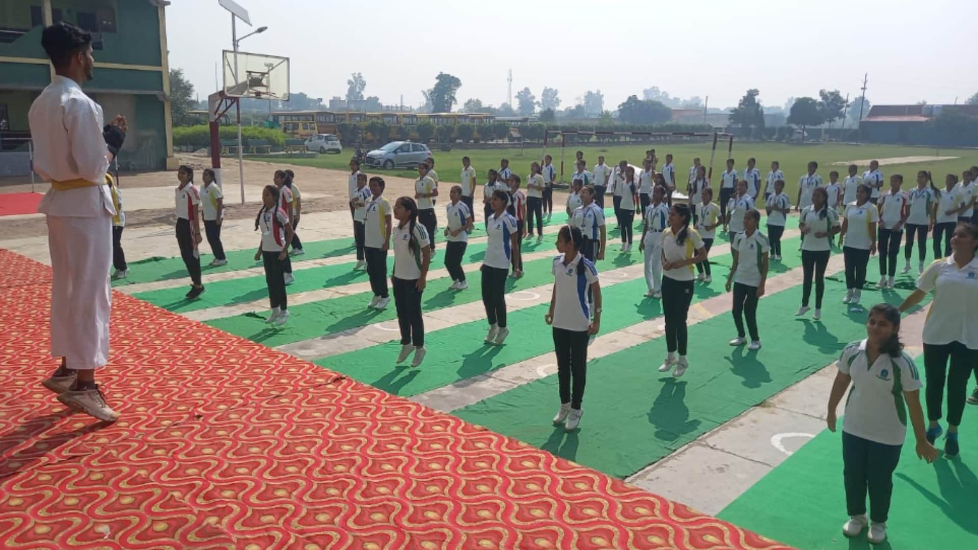 Amar Ujala Aparajita: girls were taught self-defense tricks at Gateway International Public School in Baghpat