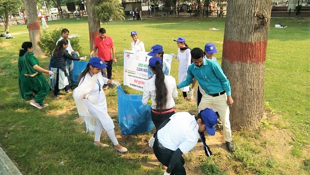 Volunteers did Shramdaan on Brahmasarovar, Kurukshetra