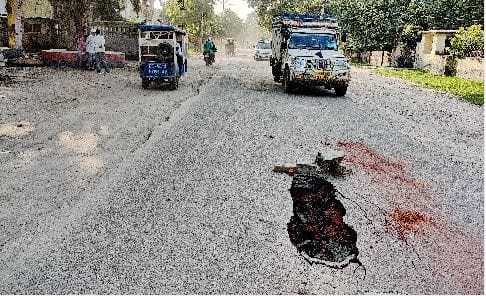 road collapsed after  Chief Minister Yogi adityanath visit in etah
