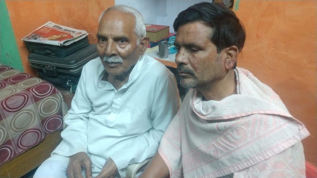 Hathras: Father and son were beaten up by the bullies