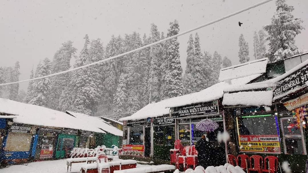 kashmir snowfall in gulmarg sonmarg weather news update photos