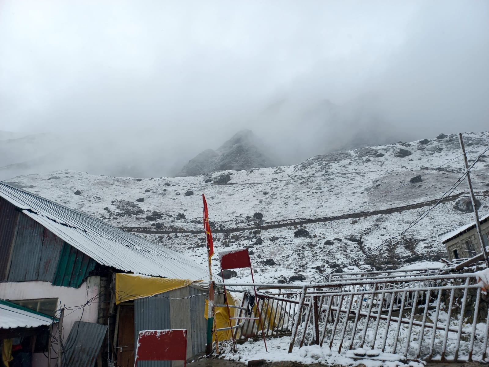 Uttarakhand weather News: Snowfall in kedarnath before pm narendra modi visit
