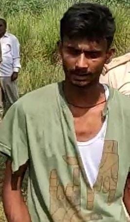 One lakh rupees looted in broad daylight from the relative of Tiny branch operator