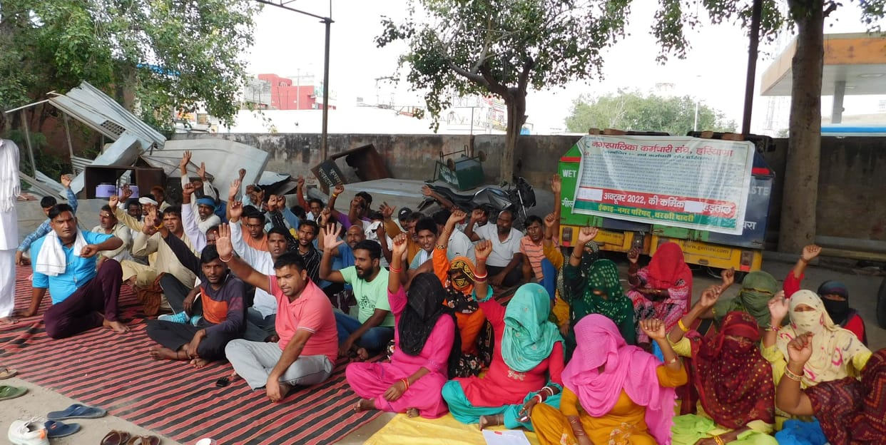 No lifting for two days, 40 tonnes of garbage rotting on houses and roads