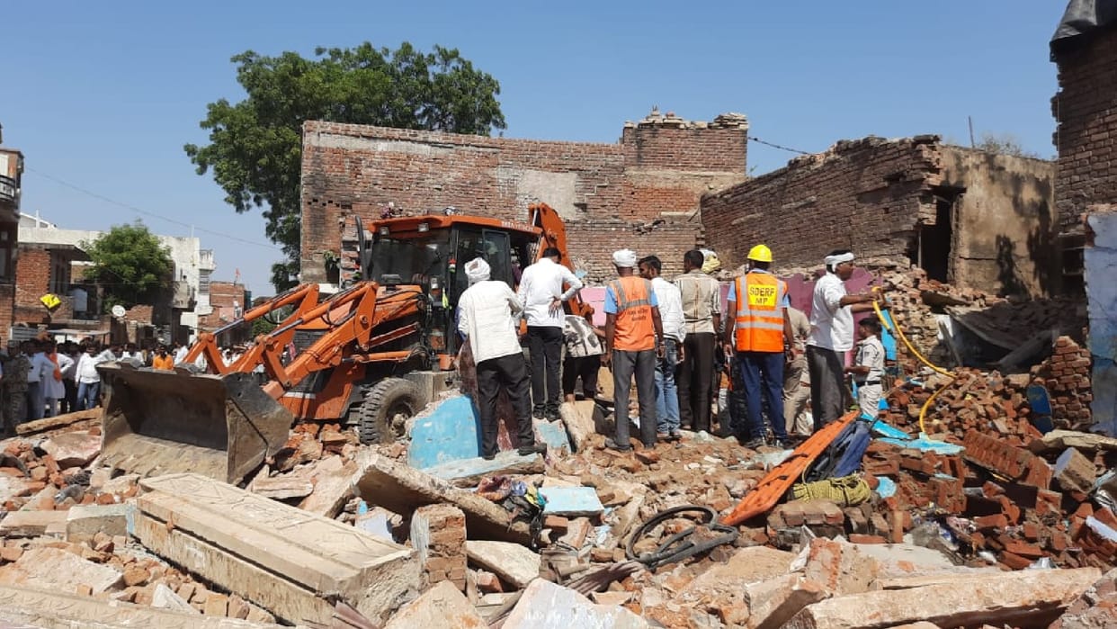 Explosion in firecracker godown in Morena, Madhya Pradesh building demolished rescue work underway