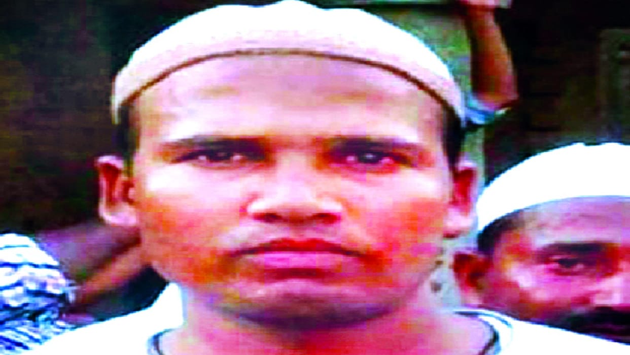 Step brother killed the farmer with an ax, the accused ran away with another's bike