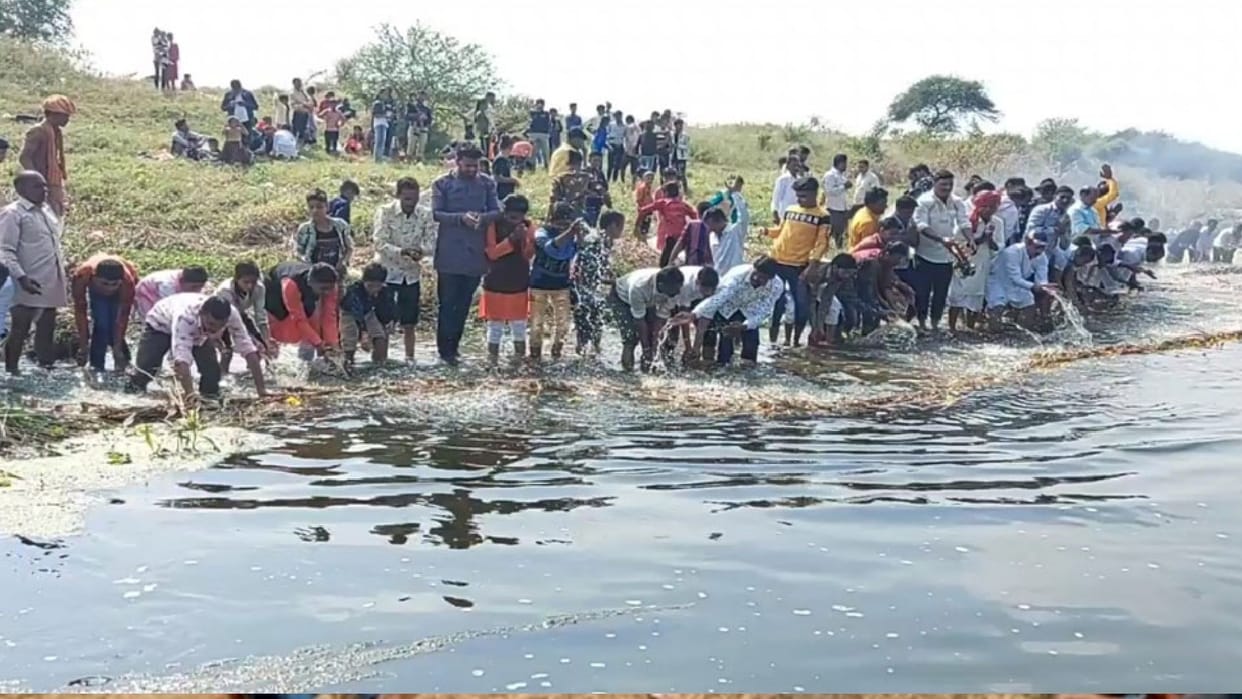 Diwali 2022 Unique tradition of Kaneri village of Ratlam people do not see the face of Brahmins for three days