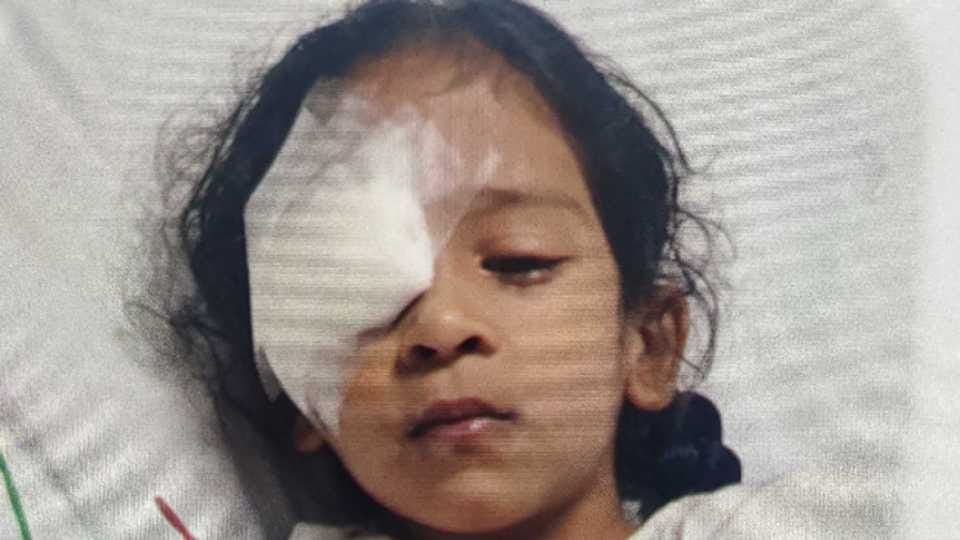 Classmate hit pencil in the eye of a six year old girl in Ludhiana
