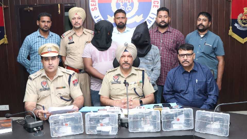 Police arrested two with illegal weapons in Jalandhar
