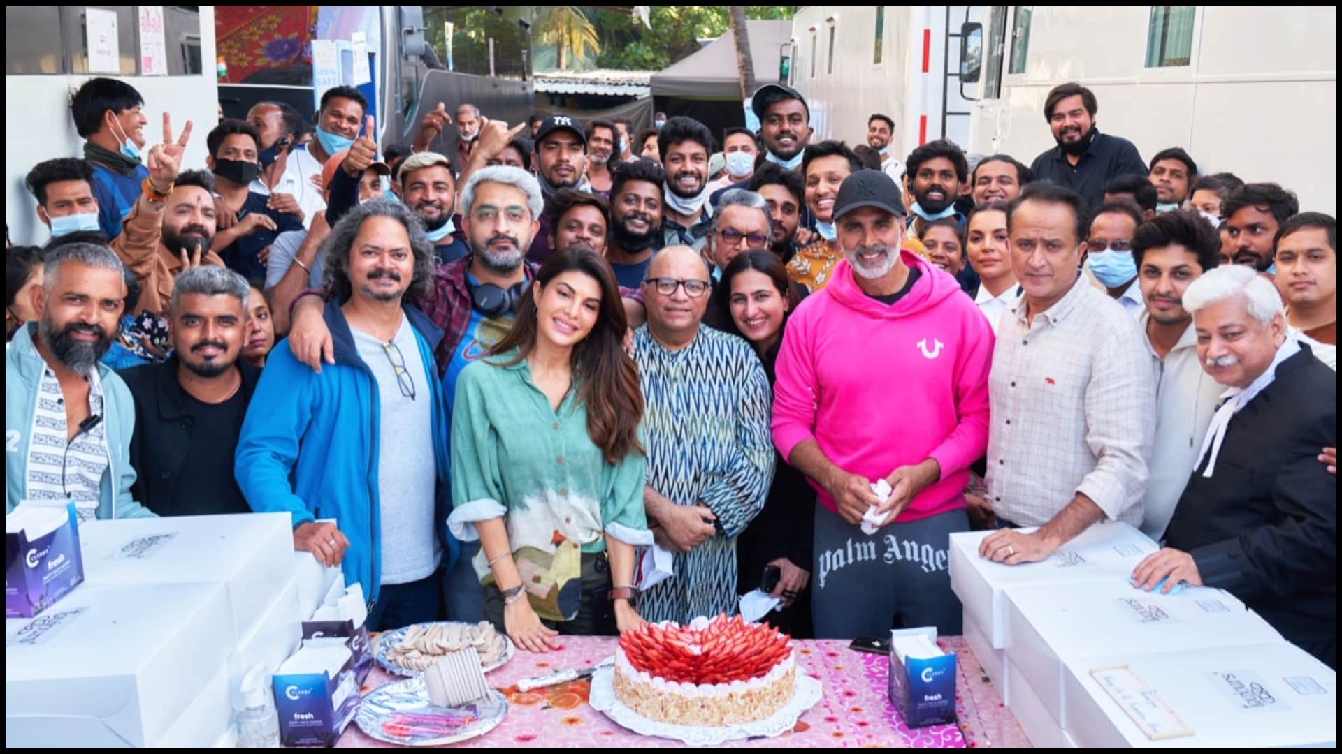 Ram Setu:  Akshay kumar took off his shoes before releasing Jai Shri Ram song Abhishek Sharma