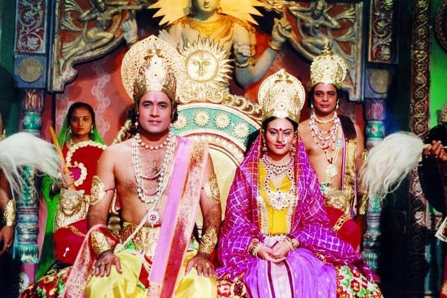 Bollywood Gossips: After playing Sita people consider Deepika Chikhaliya as god keep sick children on her feet