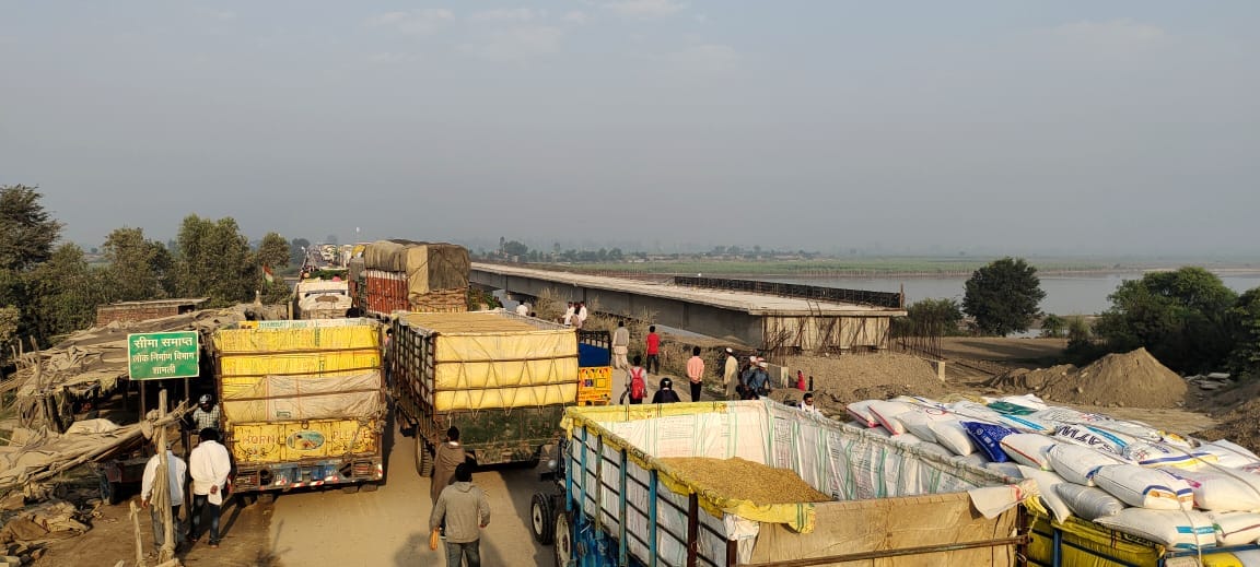 Haryana police stopped up farmers to sell rice in haryana, clash at up shamli border
