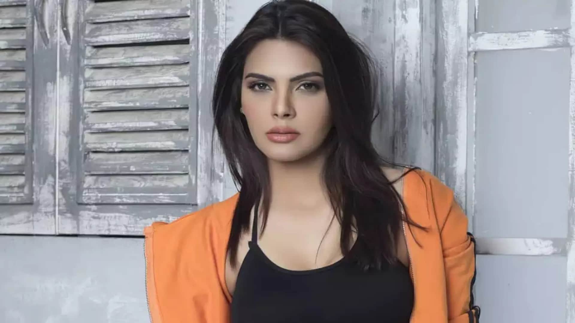Sherlyn chopra gives reply to rakhi sawant call her bald Salman Khan Bigg Boss 16 contestant sajid khan case