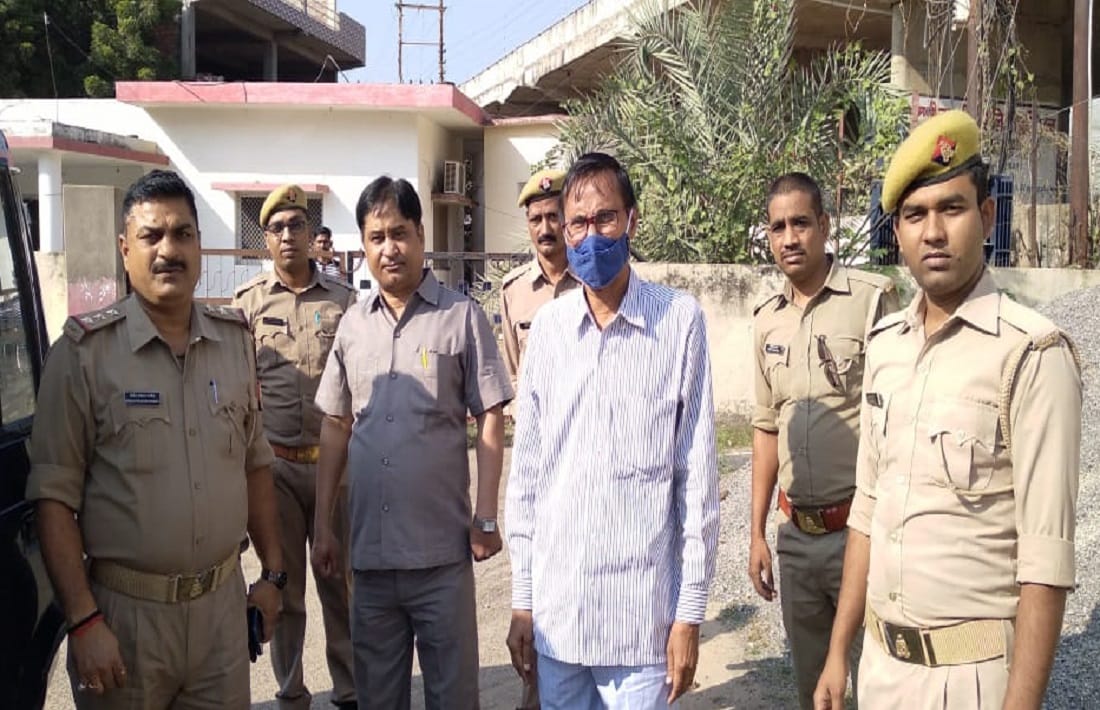 Two doctors of sonbhadra district hospital arrested for making fake medical certificate