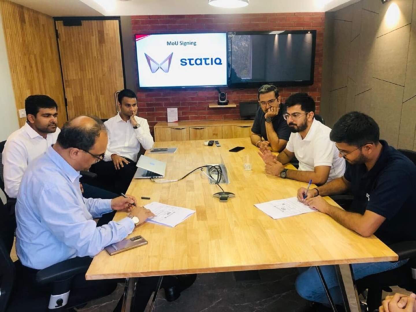 Statiq and Mahindra Joins Hands For Electric Vehicles Infrastructure Solutions