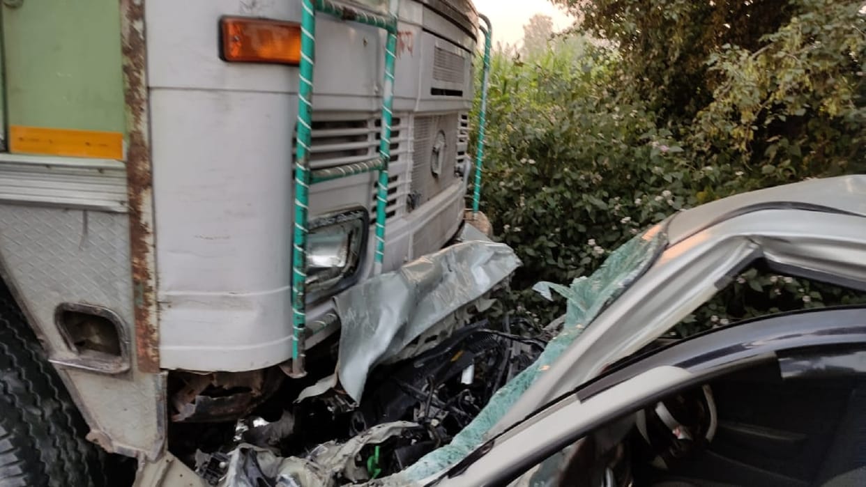 Truck and car collided head on seven injured including three children truck driver absconding