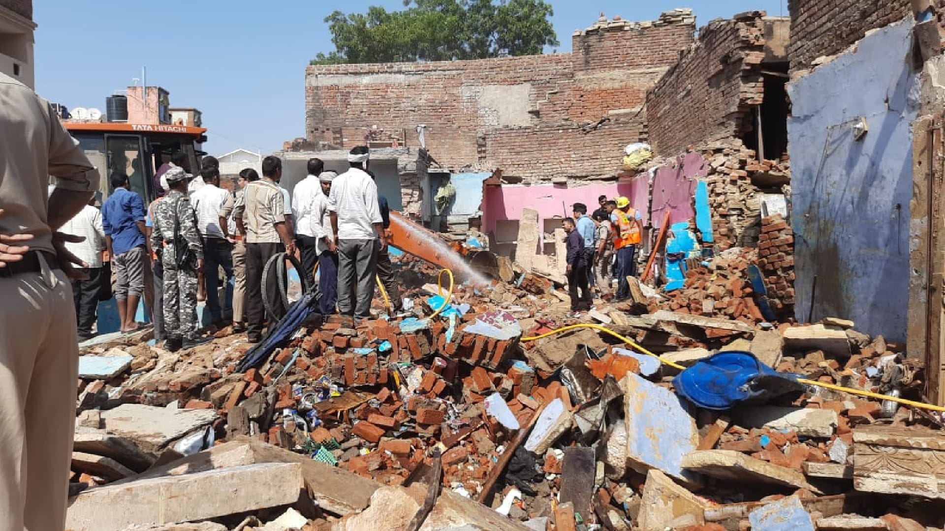 Explosion in firecracker godown in Morena, Madhya Pradesh building demolished rescue work underway