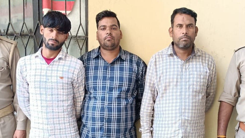 Police arrested three members of interstate vehicle thief gang in Agra