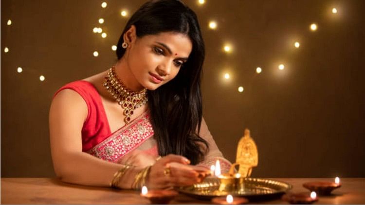 Diwali Beauty Tips 2022 दिवाली पर चेहरे की थकान को दूर भगाना है तो