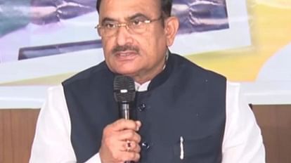 MP News: सागर में युवक की हत्या पर बोले भूपेंद्र सिंह- दो पक्षों का विवाद,कांग्रेस राजनीति कर रही MP News: Bhupendra Singh said on the murder of a young man in Sagar - Dispute between two parties, Congress is