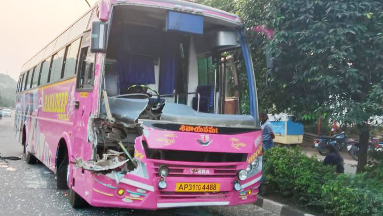 Baroda Womens Cricket Team Collided with Truck in Visakhapatnam; 4 players and coach were injured