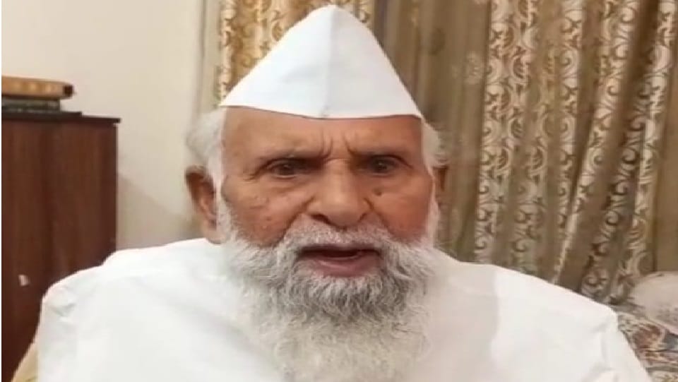 SP MP Burke said Bulldozer s action on Atiq s close Zafar is wrong