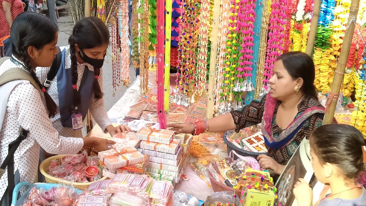 The market dazzled with the brilliance of Kanak... a business of 150 crores