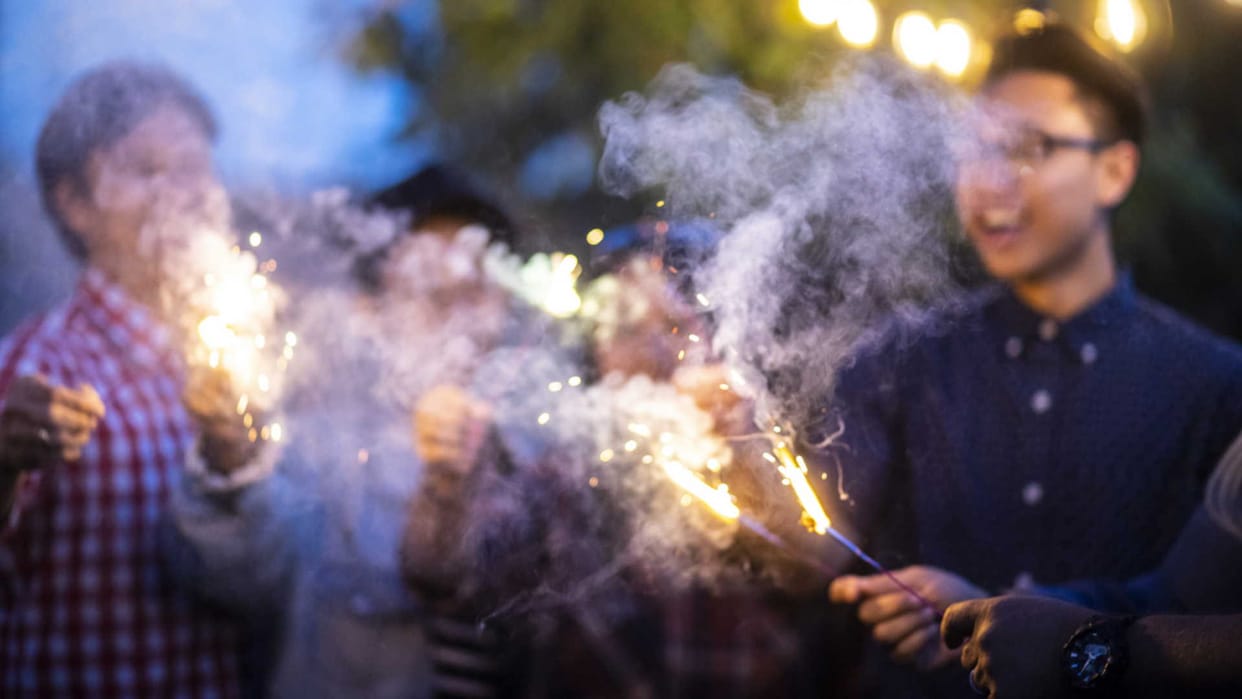 smoke of firecrackers inflated breath 600 patients admitted in two days