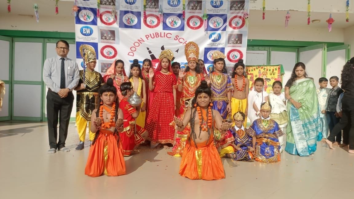Hathras: Diwali festival celebrated with enthusiasm in Doon Public School