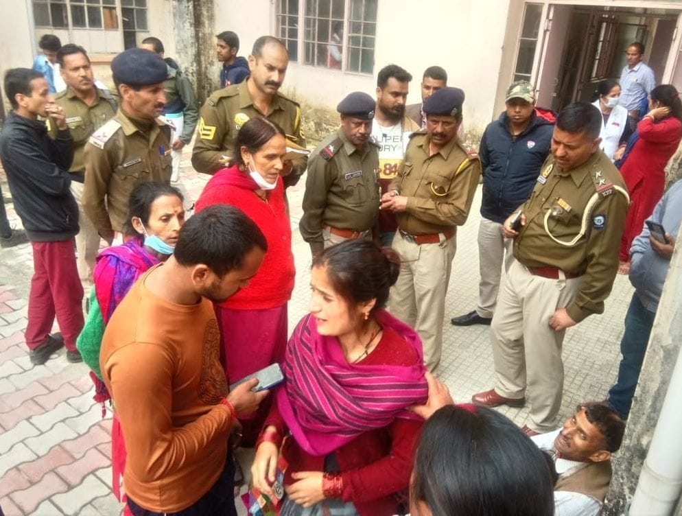 mandi news himachal news Woman dies due to bike collision in Jogindernagar