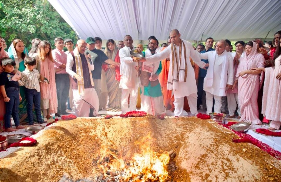 Mulayam Singh Yadav,  there was peace recitation at Netaji's residence