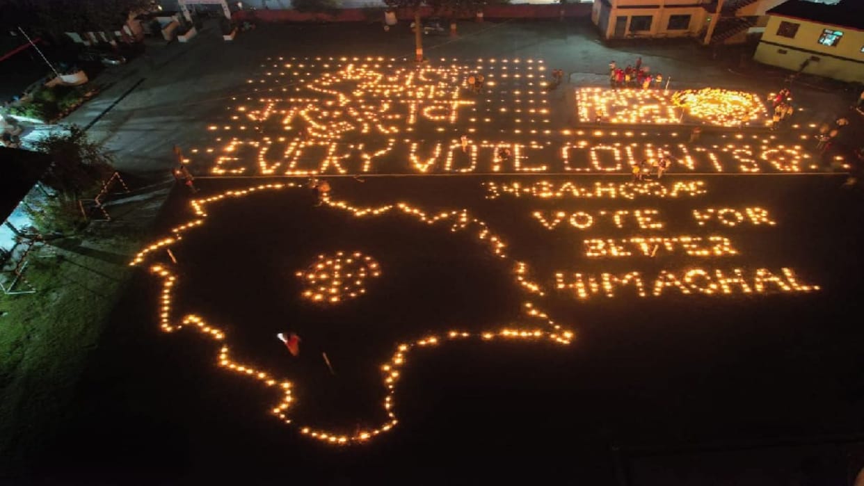 Voters made aware by lighting 5,000 lamps, explained the importance of vote